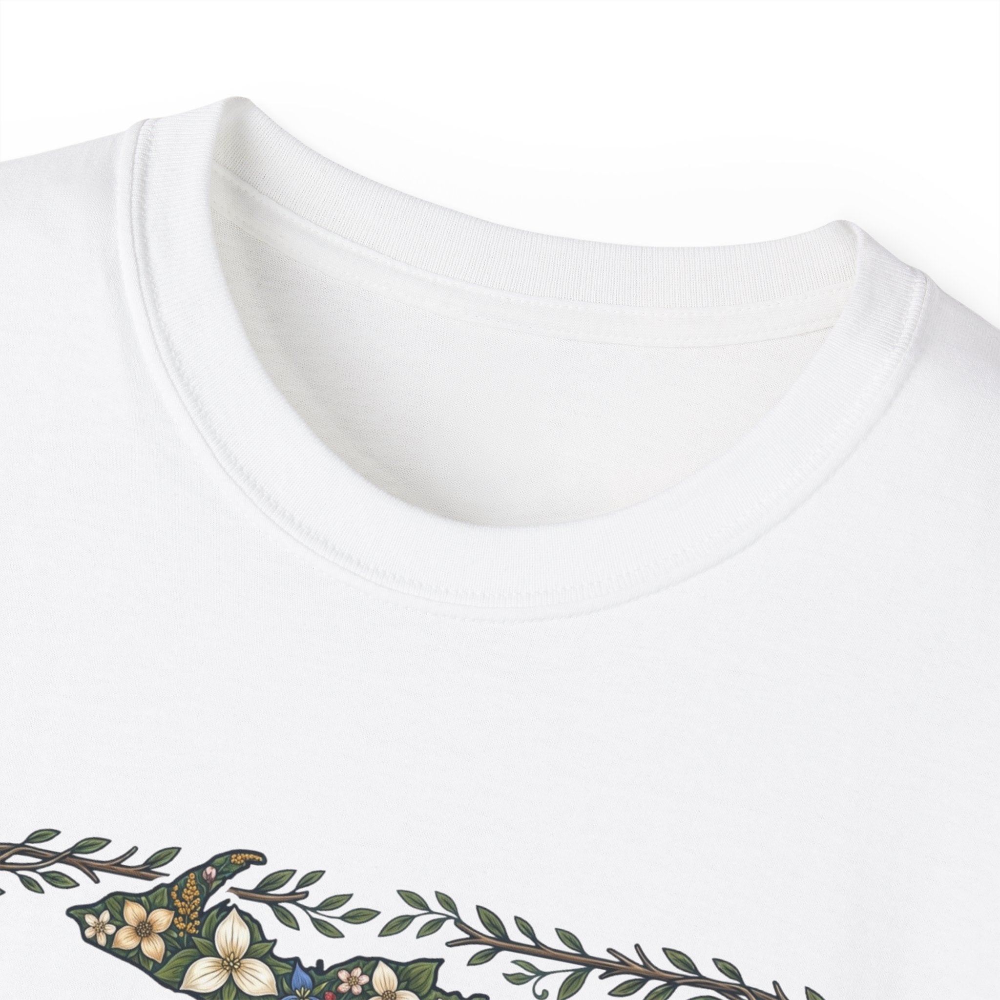 Michigan Mom T‑Shirt – Vintage Floral State Pride Tee for Moms
