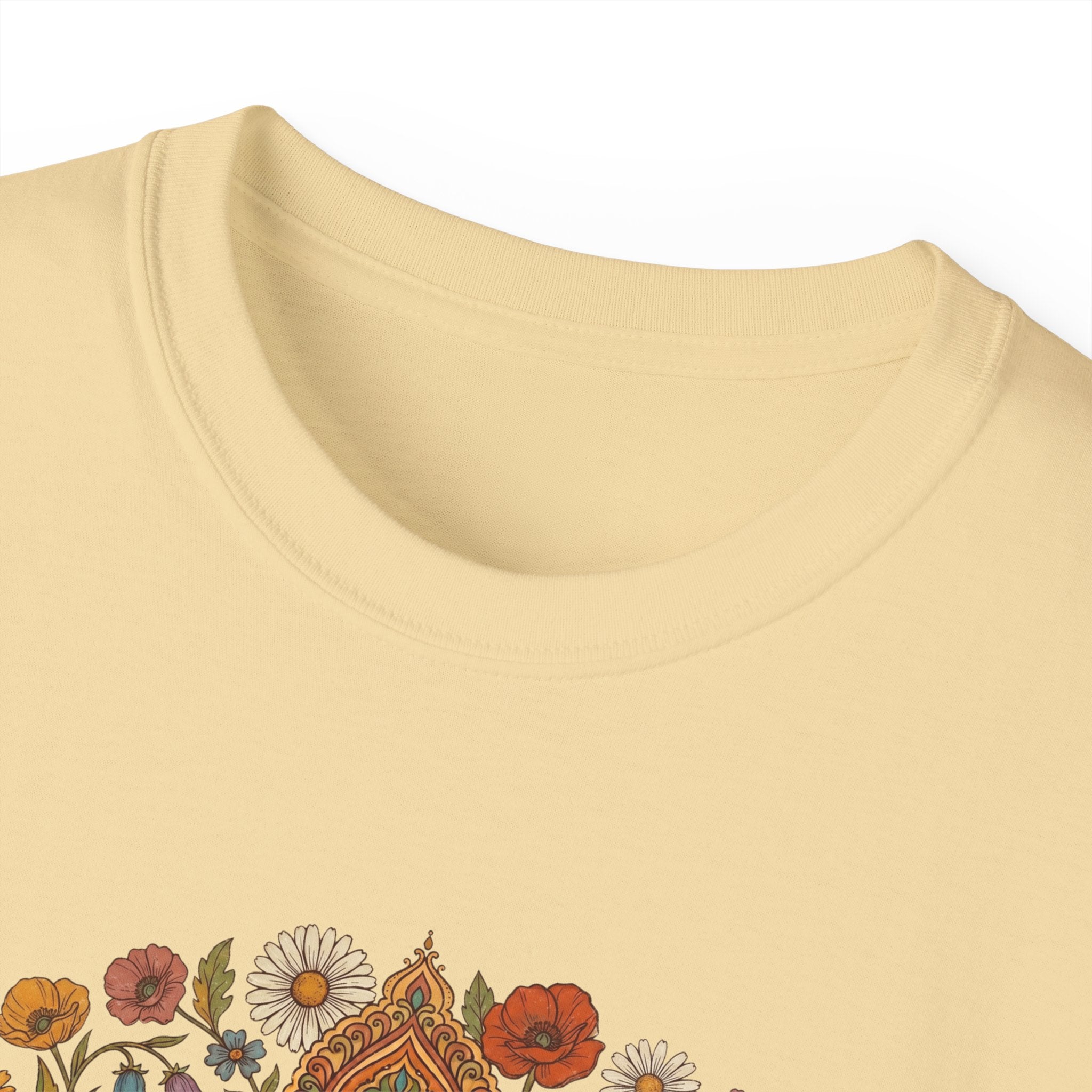 Retro Floral Tee — Vintage Brown Flower Bouquet Graphic